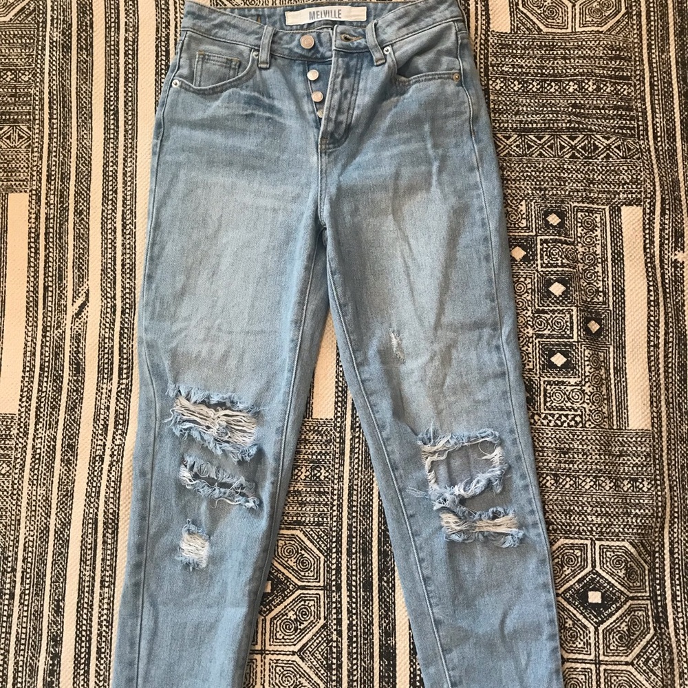 Brandy Melville distressed jeans